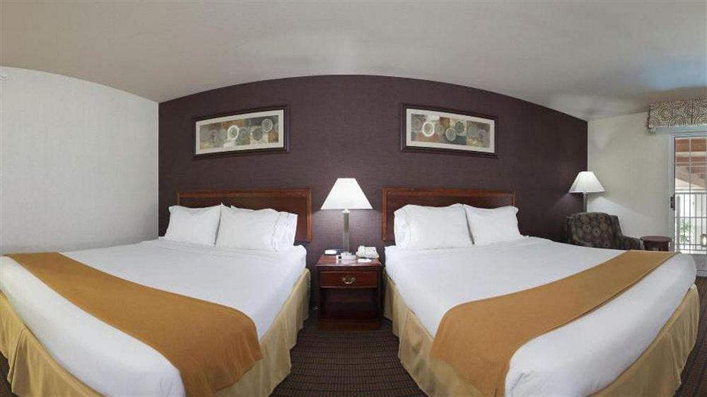 Holiday Inn Express Grand Rapids Southwest By Ihg Grandville Exterior foto